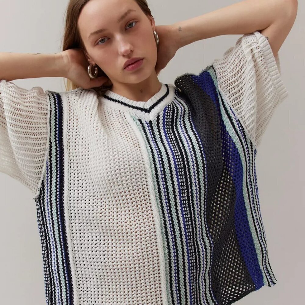 NWT Urban Outfitters BDG Domino Oversized Sweater Tee - Picture 4 of 6